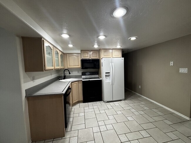 Foto del edificio - 157 N 400 W