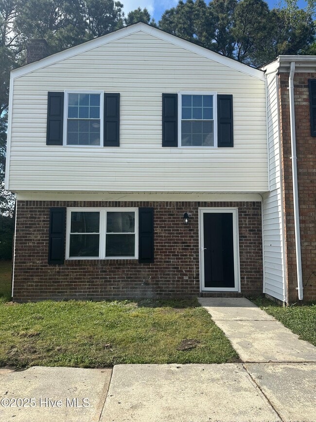 Building Photo - 408 Myrtlewood Cir