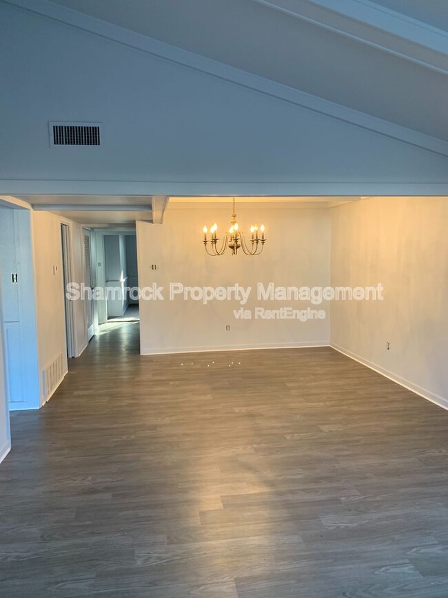 Building Photo - 5312 Lake Charles Dr