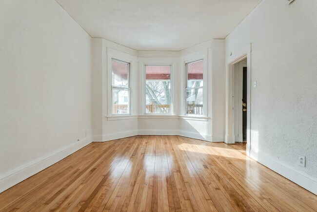 Foto del edificio - 8329 S Kingston Ave