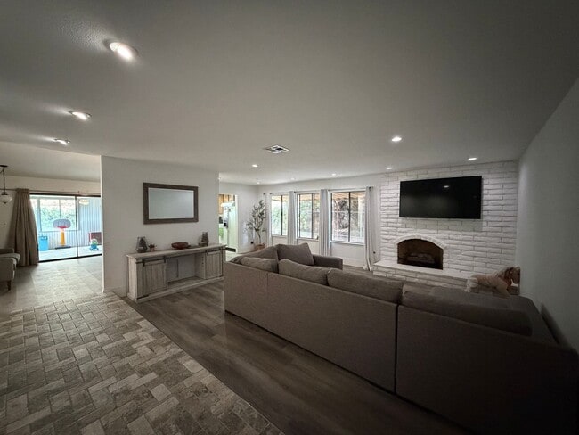 Photo - 3668 28th St E House