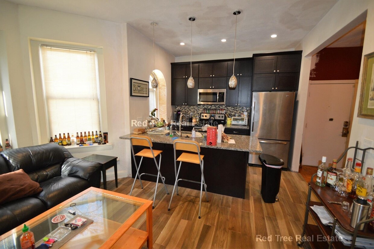 Primary Photo - 25 Chester St