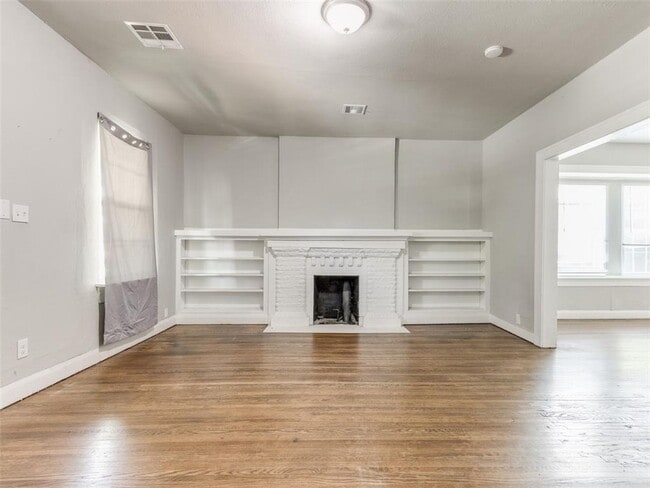 Building Photo - Charming Updated Bungalow in the Heart of Shawnee!