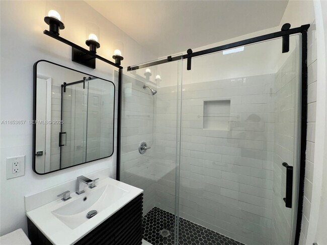 Foto del edificio - 4317 NE 21st Ave