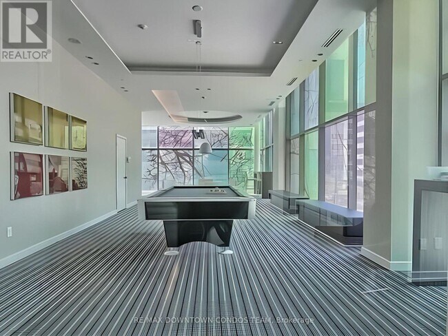 Building Photo - 38 Grenville St