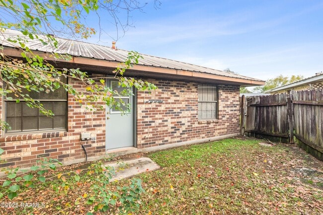 Foto del edificio - 504 Knollwood Cir