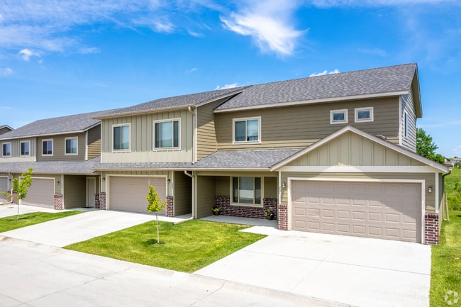 Building Photo - The Commons at Greenway Park