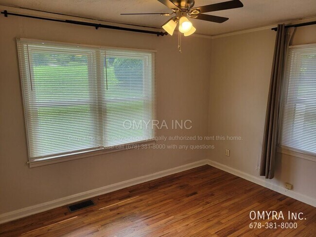 Building Photo - 3748 Clairmont Rd