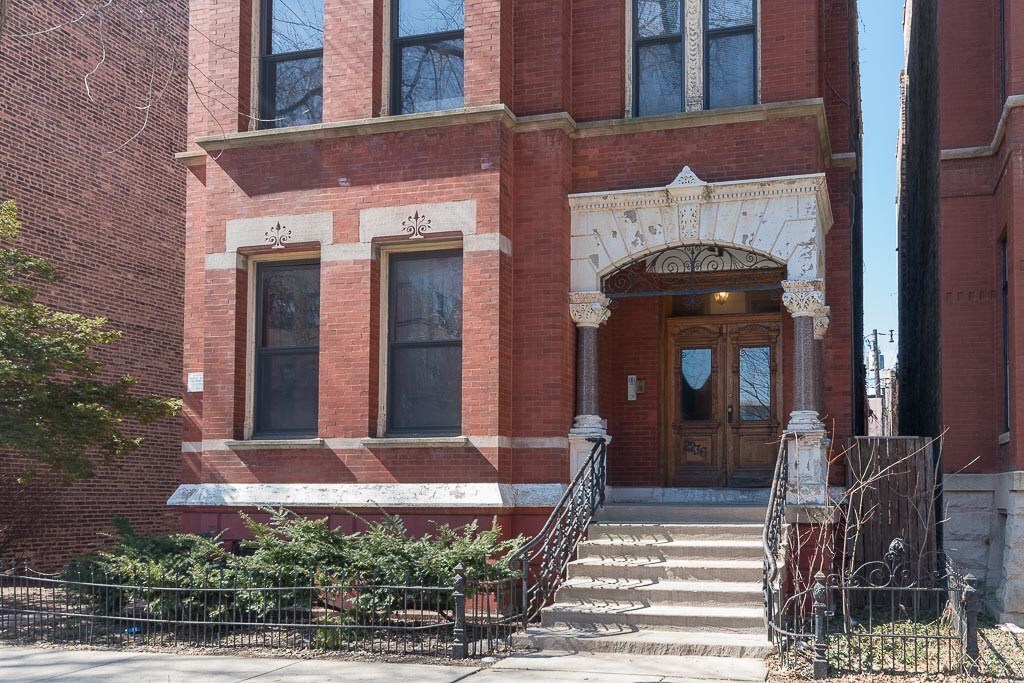 Primary Photo - 2236 N Kenmore Ave