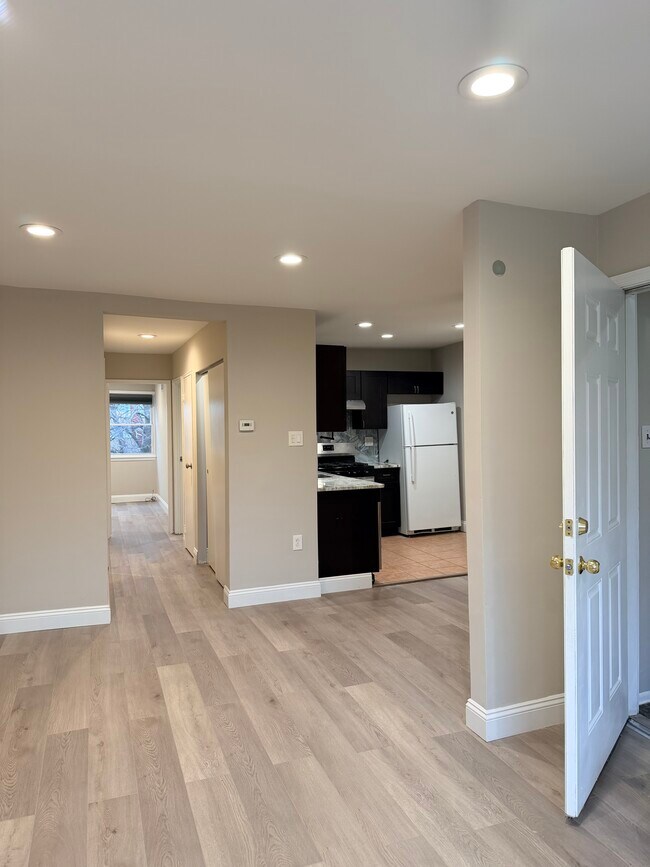 Foto del edificio - 8836 Cottage St