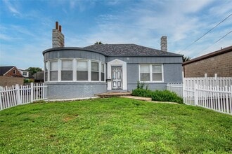 Building Photo - 8910 Gravois Rd