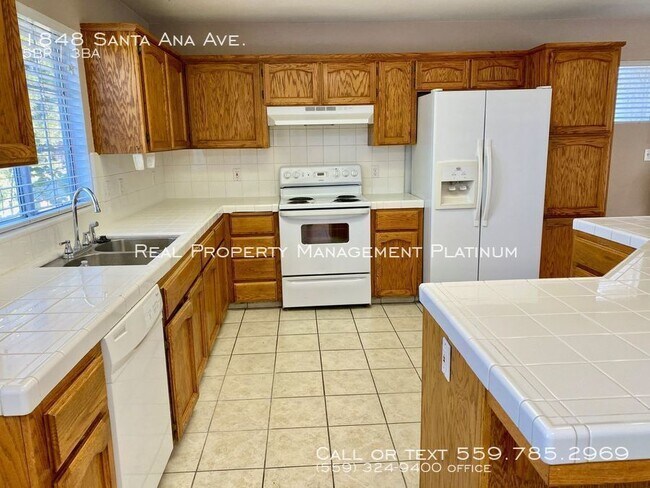 Building Photo - 1848 Santa Ana Ave
