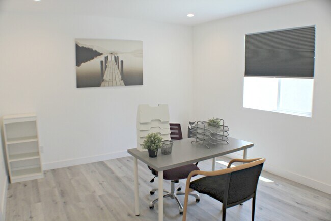 Building Photo - 14113 Sylvan St