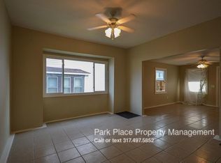 Building Photo - 1209 N Parker Ave