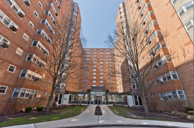 Building Photo - 4960 N Marine Dr