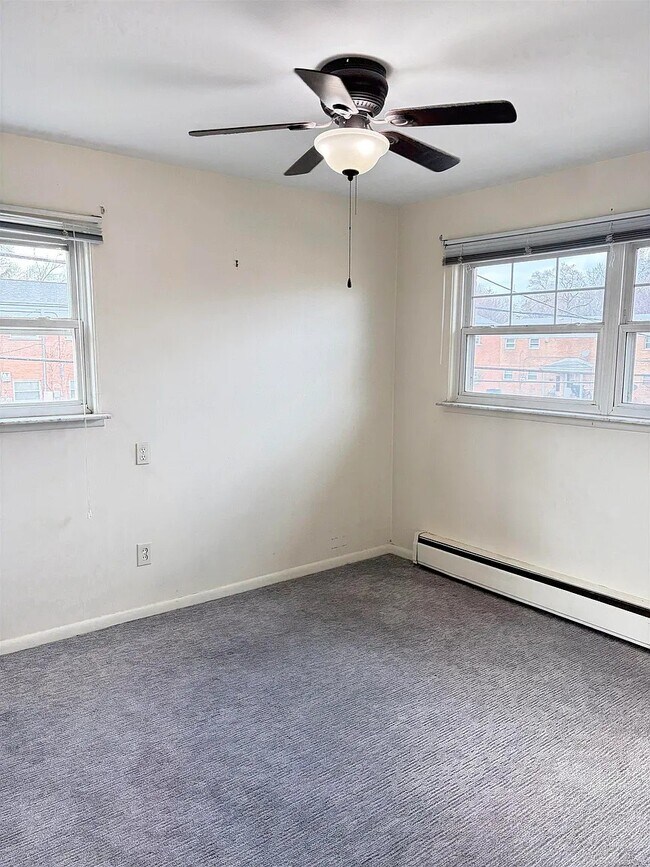 Building Photo - 3219 Benjamin Ave