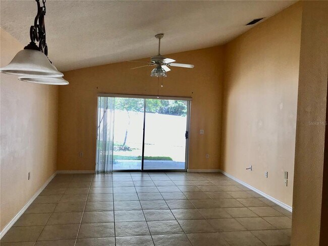 Building Photo - 124 Easton Cir