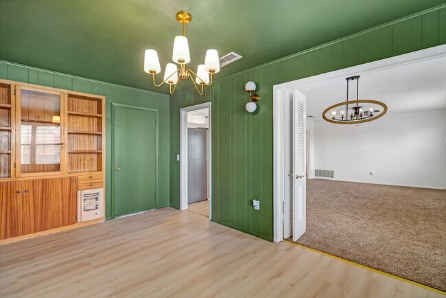 Foto del edificio - 1402 E 21st St