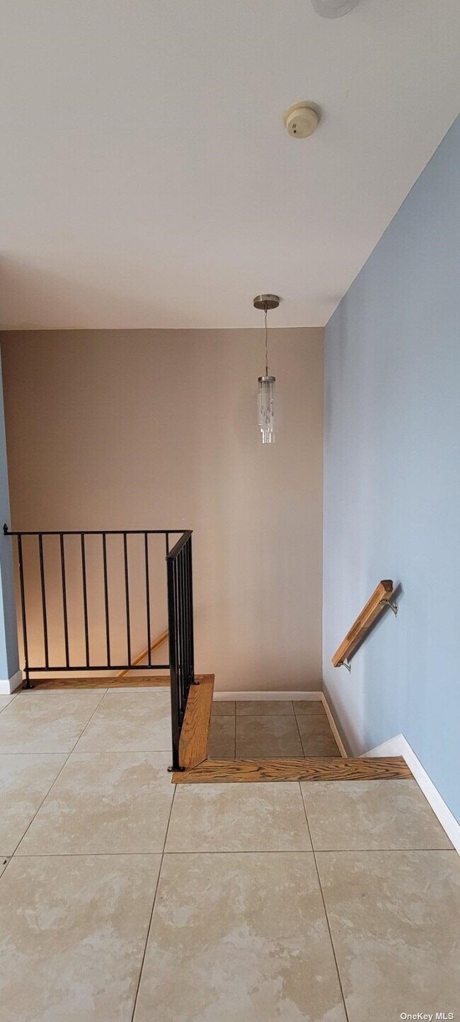 Building Photo - 42A Laforge Pl