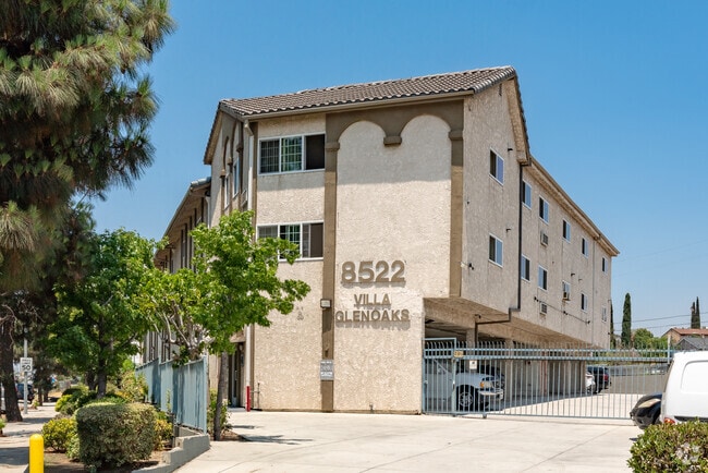 Building Photo - Villa Glenoaks Apartments