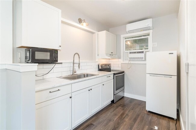 Building Photo - 1401 E Alfred St