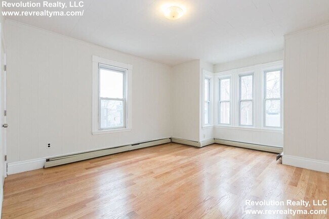 Building Photo - 28 Pinckney St