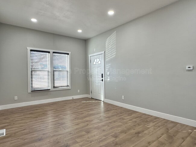 Foto del edificio - 823 Sahwatch St