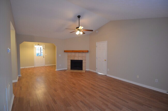 Building Photo - 106 Belair Ln