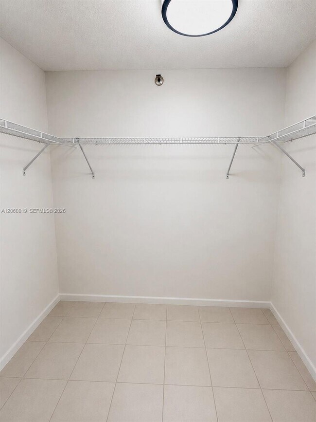 Foto del edificio - 1700 NW N River Dr