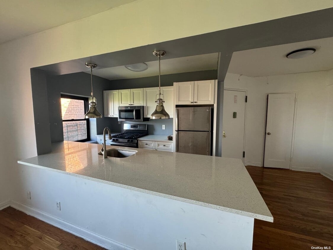 77-10-77-34 34th Ave Unit A68, Queens, NY 11372 - Room for Rent in ...