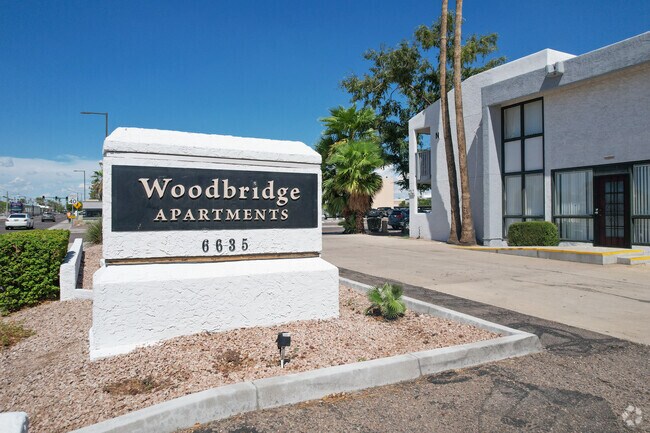 Señalización del monumento - Woodbridge Apartment Homes