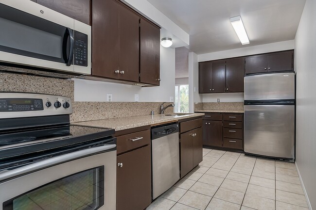 Building Photo - Sunrise Apartments