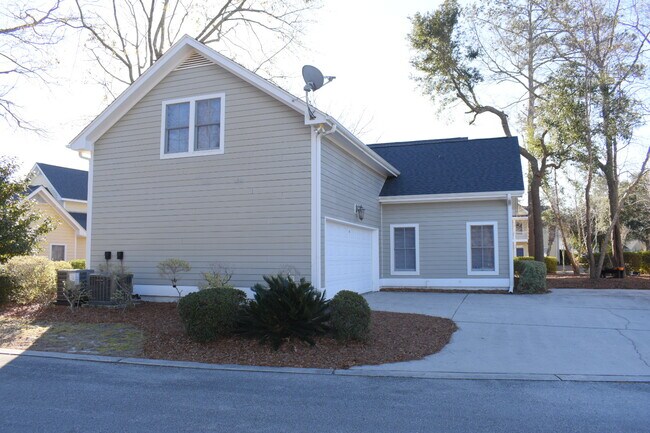 Building Photo - 4209 Pine Hollow Dr