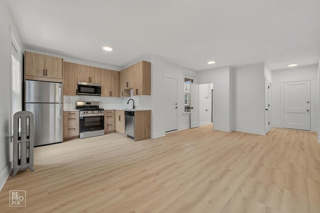 Foto del edificio - 6967 N Bell Ave