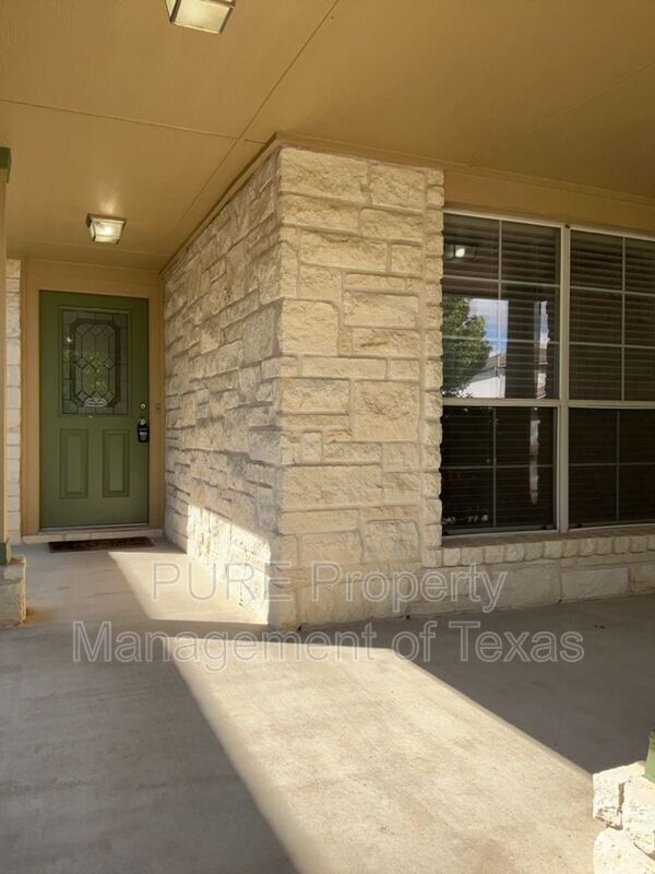 Foto del edificio - 908 Gentry Dr