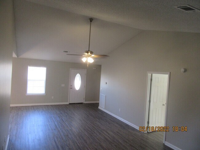 Building Photo - 862 Lyndsi Ln