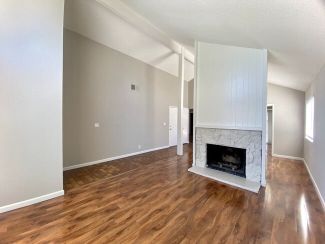 Building Photo - Homey 3-Bedroom 2-Bathroom Home for Rent -...