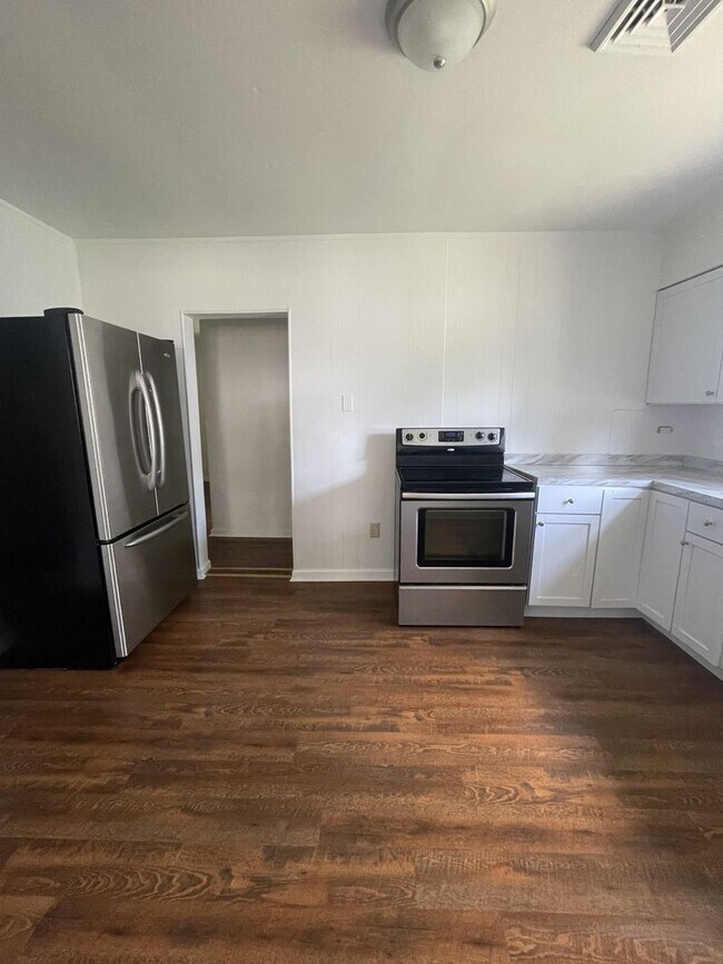 Foto del edificio - 3 Bed House For Rent in Elsberry