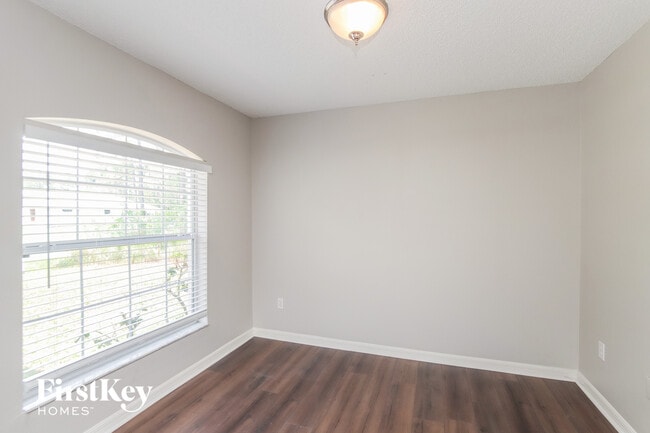 Foto del edificio - 826 Tedder Rd SE