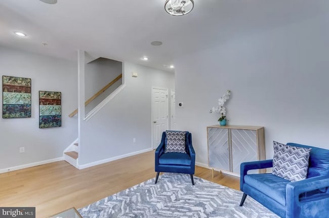 Building Photo - 325 U St NW