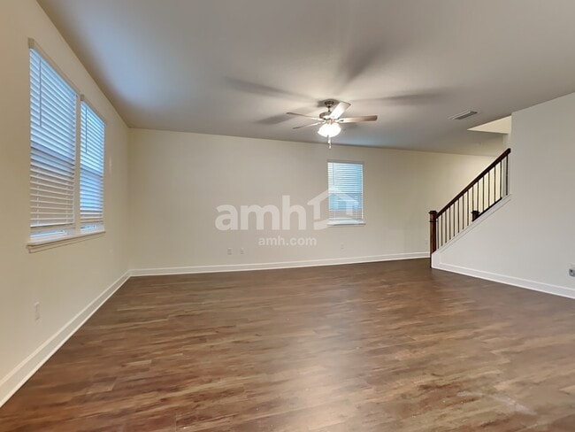 Building Photo - 1046 Tan Tara Trl