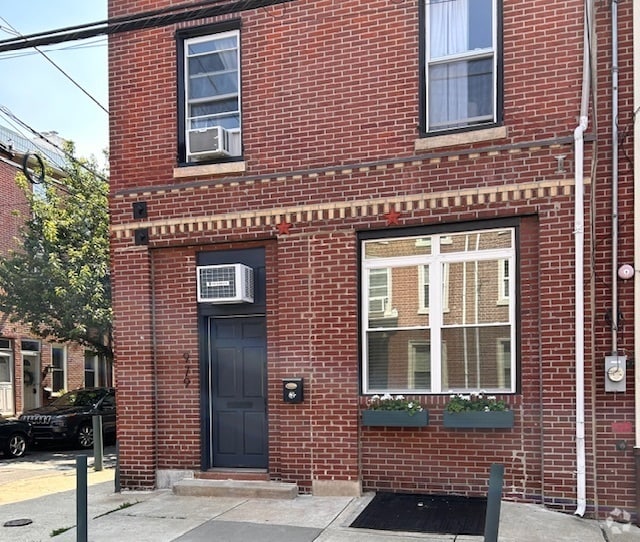 Front door - 979 N Lawrence St
