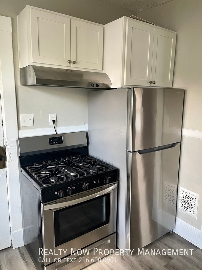 Building Photo - 1535 Coutant Ave