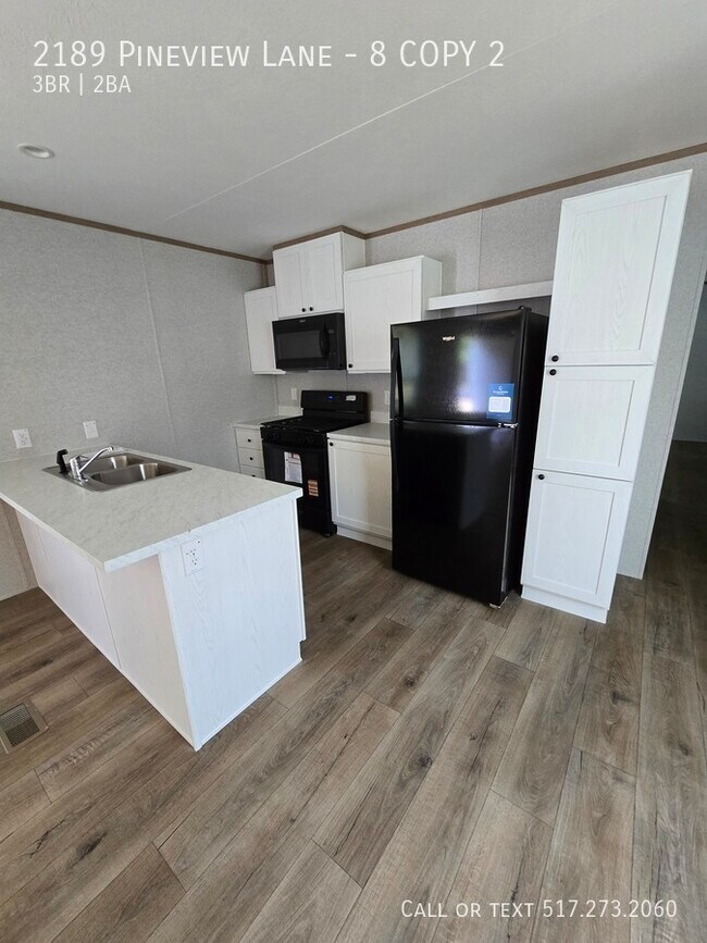 Foto del edificio - 2189 Pineview Ln