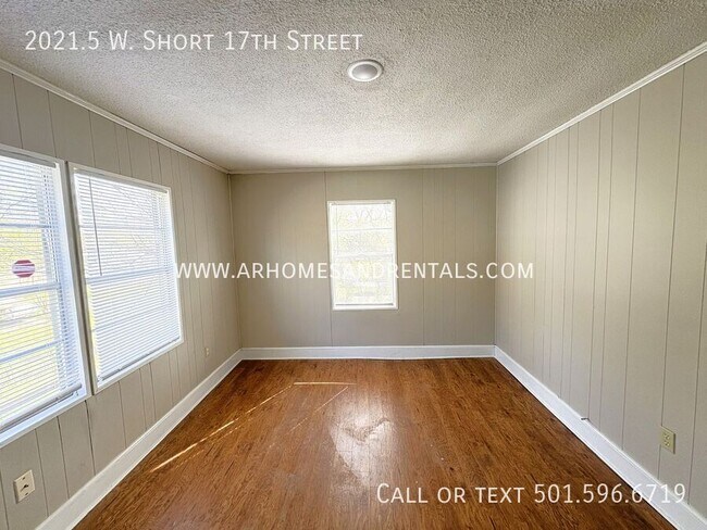 Foto del edificio - 2021.5 W Short 17th St