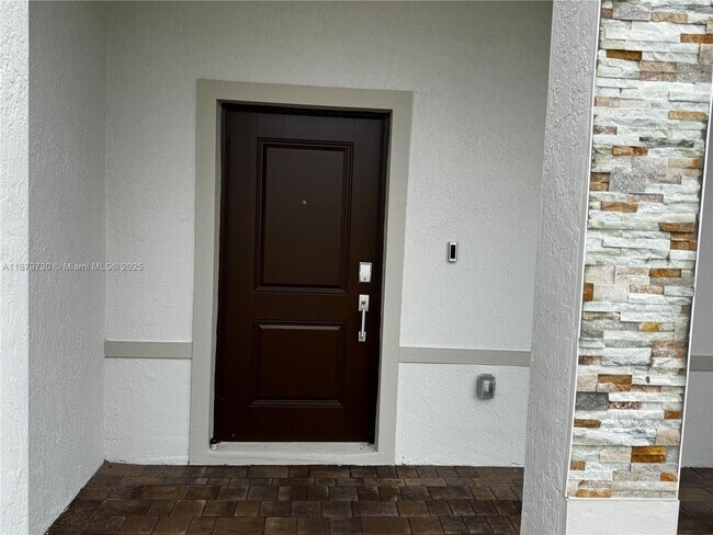 Foto del edificio - 2954 SE 23rd Ave