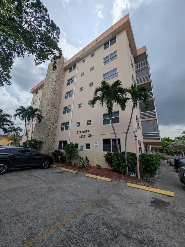 Foto principal - 1830 Dixieana St