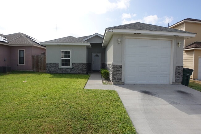 Building Photo - 1012 Tesoro Hls