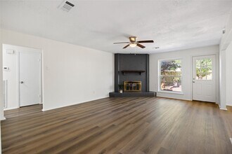 Building Photo - 8343 Carriage Creek Dr