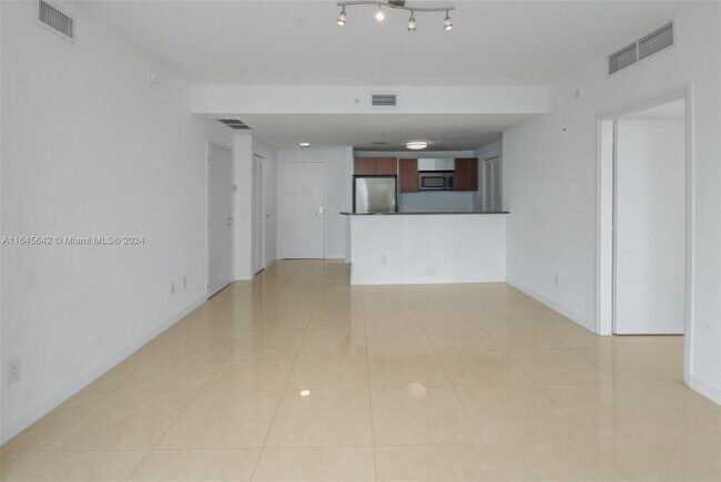 Building Photo - 300 S Biscayne Blvd